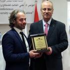 افتتح المؤتمر الوطني الثالث للشكاوى وشارك في مؤتمر تعزيز التعلم الالكتروني في المدارس الفلسطينية