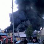 بالصور: حريق ضخم بأحد أسواق العيزرية شرق القدس