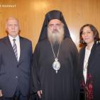 المطران عطا الله حنا خلال زيارته مؤتمر عن القدس في مدينة القاهرة