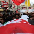 بالصور: الآلاف يُشيعون جثمان الشهيدة أشرقت قطناني من مخيم عسكر في نابلس