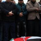 بالصور: الآلاف يُشيعون جثمان الشهيدة أشرقت قطناني من مخيم عسكر في نابلس