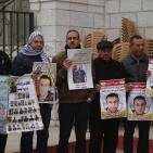 إعتصام تضامني مع الأسير الصحفي محمد القيق أمام مقر الصليب الأحمر في رام الله