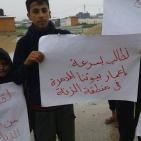خانيونس: نازحو الزنة يتظاهرون للمطالبة باعمار بيوتهم ووقف معاناتهم