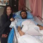 بالصور: القيق وعائلته يرفضان قرار محكمة الاحتلال