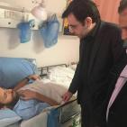 وزير الثقافه يزور  القيق في مشفى العفوله
