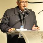 الكاتب  اسامه العيسه  يوقع روايته 