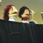 الفتيات الخليليات والدمى الناطقة