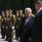 الرئيس محمود عباس يستقبل رئيس رومانيا في رام الله