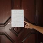 الاحتلال يغلق مقر فضائية فلسطين اليوم ويعتقل ثلاثة من الإعلاميين