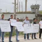 شركات الألبان تحتج امام سجن عوفر بسبب منع الاحتلال توريد منتجاتها للقدس