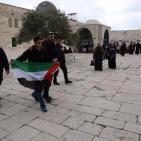 اعتقال شاب لرفعه علم فلسطين في وجه مستوطنين اقتحموا الاقصى