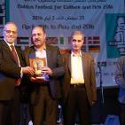 تكريم المؤسسات والجهات الراعية لمهرجان نابلس للثقافة والفنون الأول