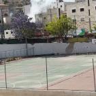 اصابات بالاختناق اثر اعتداء جنود الاحتلال على مدرسة بالخليل