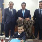 صور: النائب المسلماني يستقبل الطفل الدوابشة تحت قبة البرلمان