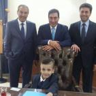 صور: النائب المسلماني يستقبل الطفل الدوابشة تحت قبة البرلمان