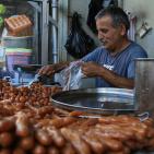 بالصور: أجواء اليوم الرابع من شهر رمضان في مدينة نابلس
