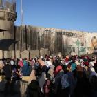 آلاف الفلسطينين يزحفون صوب القدس لأداء صلاة الجمعة الثانية في رمضان