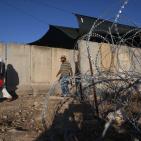 آلاف الفلسطينين يزحفون صوب القدس لأداء صلاة الجمعة الثانية في رمضان