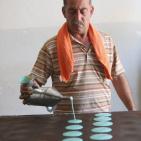 صناعة القطايبف الملونة في عين يبرود شمال شرق رام الله