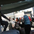 آلاف الفلسطينين يزحفون صوب القدس لأداء صلاة الجمعة الثالثة في رمضان