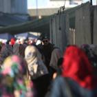 آلاف الفلسطينين يزحفون صوب القدس لأداء صلاة الجمعة الثالثة في رمضان