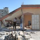 الاحتلال يهدم منزل الشهيد عنان صالح حماد في مخيم قلنديا