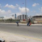 معاناة المواطنين على مداخل الخليل في ظل الطوق الأمني