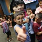 مؤسسة يد بيد تُقيم وجبة افطار لمجموعة من الأطفال