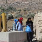 حصار الخليل.. معاناة العبور من 