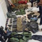 بالصور: الأجهزة الأمنية تضبط كميات من الأسلحة والذخائر في نابلس