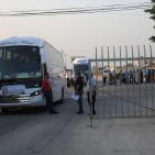 صور لمغادرة الدفعة الثالثة من الحجاج عبر معبر الكرامة