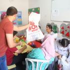 مع بداية العام الدراسي الجديد.. شركة المشروبات الوطنية كوكاكولا/كابي وشركة راية توزعان الهدايا على طلاب جمعية الياسمين