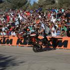 سائق الدرجات النارية الشهير باجروس ينظم عرضا استعراضيا في رام الله