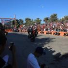 سائق الدرجات النارية الشهير باجروس ينظم عرضا استعراضيا في رام الله