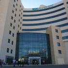 الرئيس محمود عباس يغادر المستشفى الاستشاري العربي في رام الله بعد عملية 