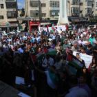 مسيرة لانهاء الانقسام وسط رام الله