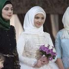 هكذا تكون أعراس المسلمين في روسيا.. وشرطة للآداب تحضر