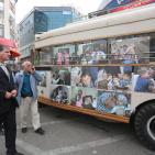 معرض صور للشهيد ياسر عرفات وسط رام الله للمصور جمال العاروري