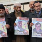 وقفة تضامنية مع الاسيرين المضربين شديد وأبو فارة على معبر 