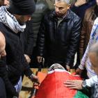 المئات يُشيعون جثمان الشهيد جهاد القدومي في قرية بيت وزن