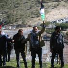 الاحتلال يحاصر قرية باب الشمس ويعتقل 6 نشطاء