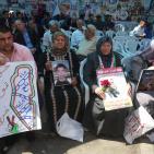 وقفة تضامنية مع الاسرى المضربين عن الطعام في رام الله