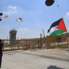 جنود الاحتلال يقعمون اعتصاماً سلمياً للصحافيين امام بوابة سجن عوفر في اليوم العالمي لحرية الصحافة