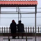 غزة: زيارة شتوية لميناء يتحدى الموج وأكثر