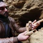 جولة في المقبرة الأثرية الرومانية شمال غزة