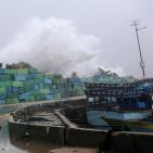 غزة: زيارة شتوية لميناء يتحدى الموج وأكثر