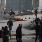 مواجهات بين الشبان وقوات الاحتلال بالقرب من حاجز حوارة جنوب نابلس
