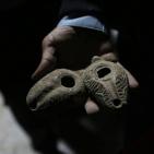 الشرطة تضبط كميات كبيرة من المخدرات والقطع الأثرية في بلدة حزما 