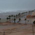 صور.. عُمان تستعد لمواجهة إعصار مكونو