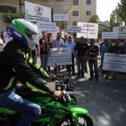 أصحاب الدراجات النارية يحتجون على رفع أسعار التامين